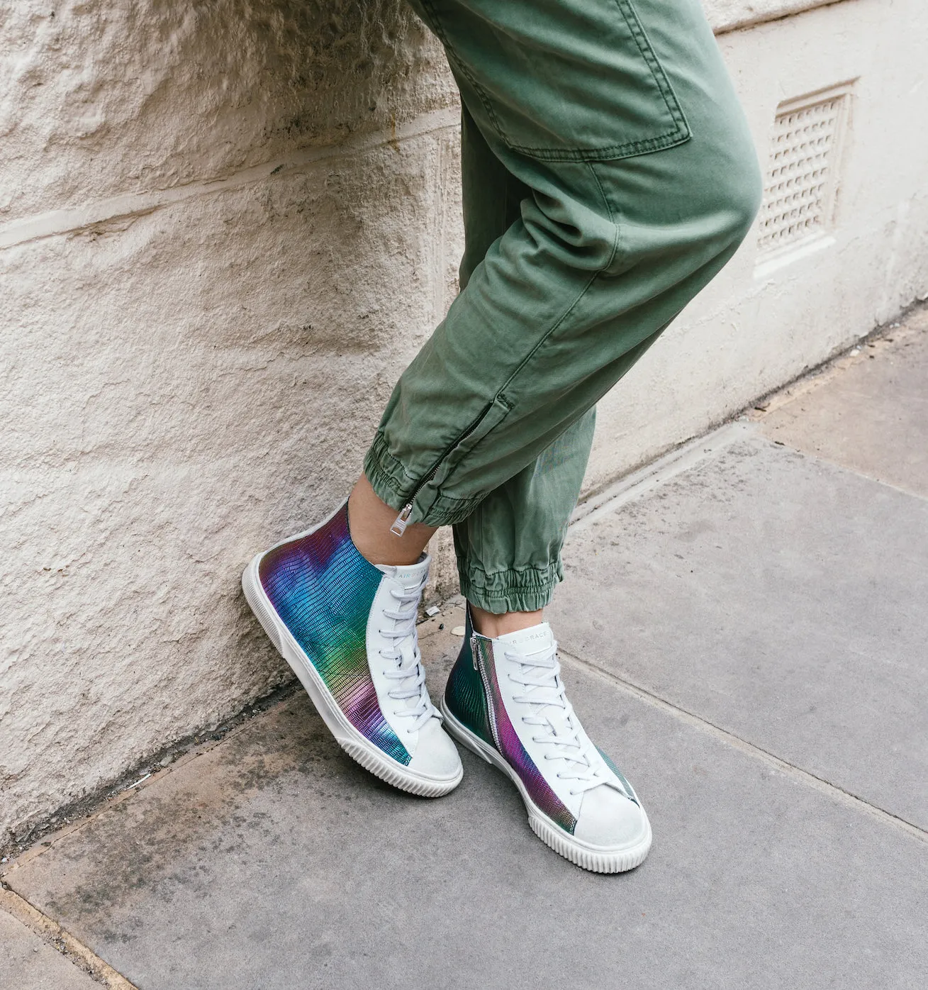 Basquette: Rainbow High Top Trainers