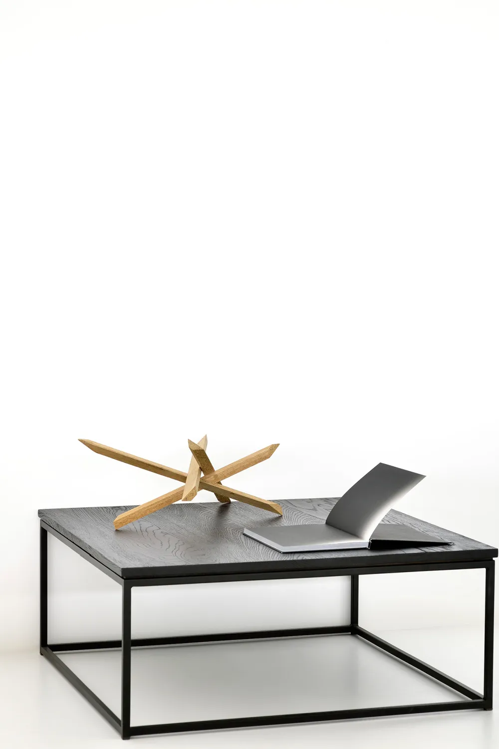 Black Metal Frame Coffee Table | Ethnicraft Thin