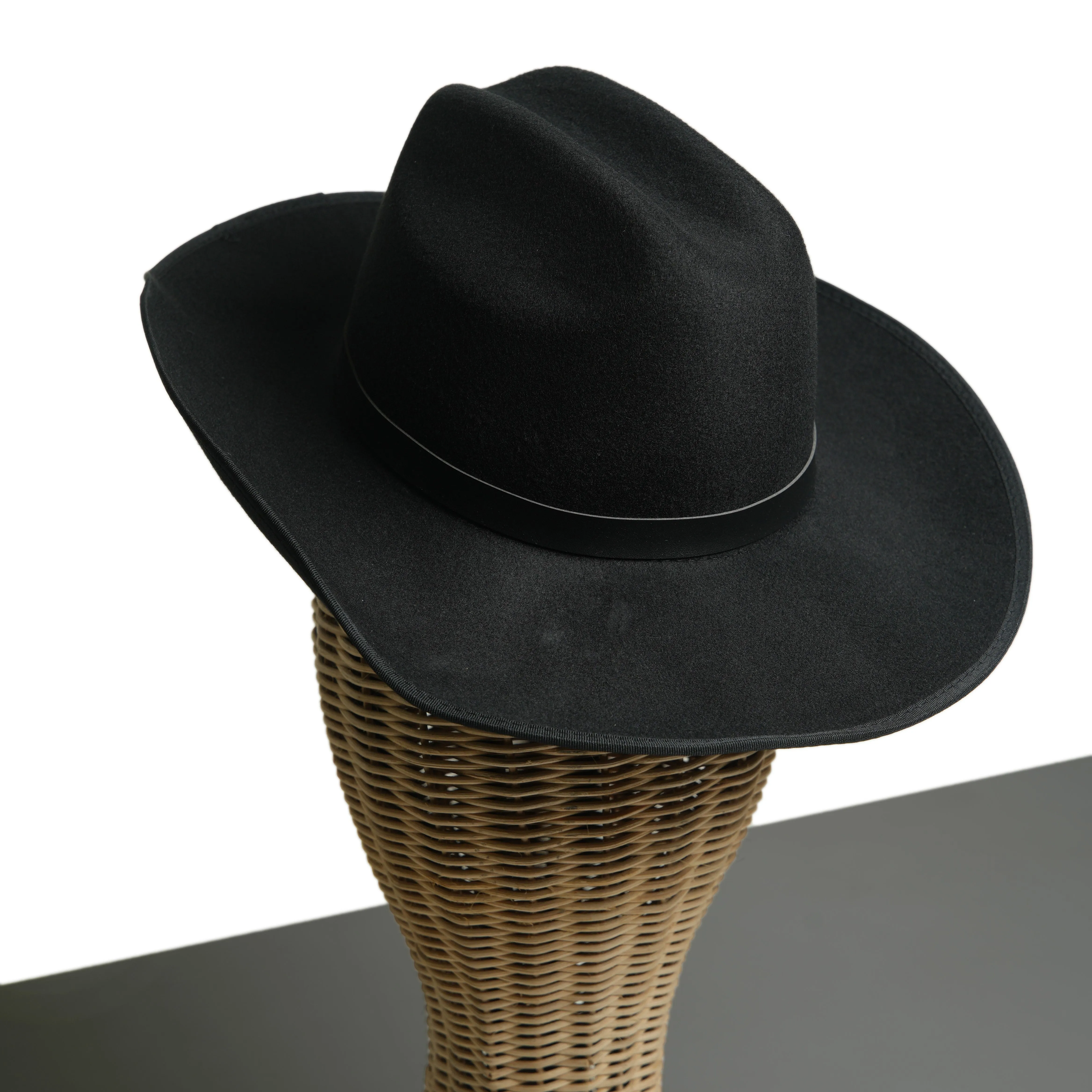 Chokore Cowboy Hat with Black Belt (Black)