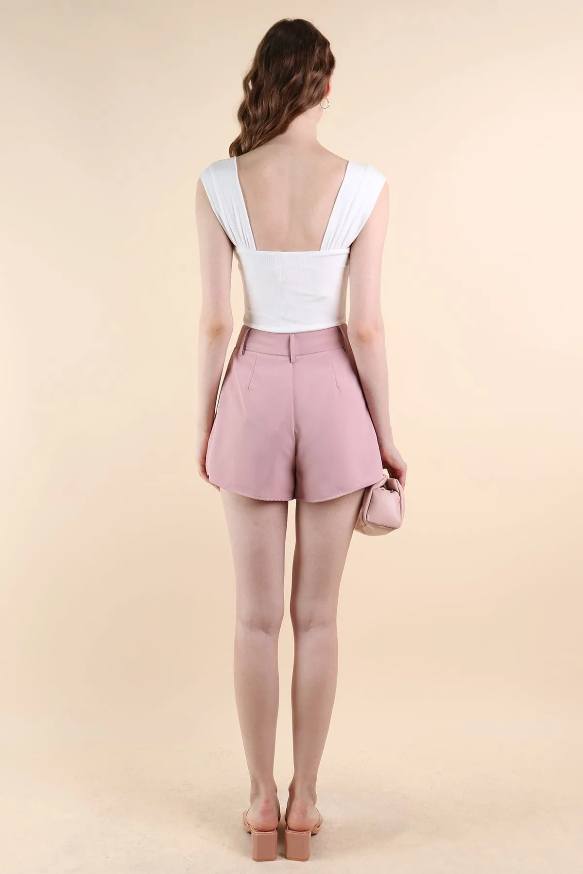 LUCCA BUTTONED PLEATED SHORTS IN DUSTY PINK