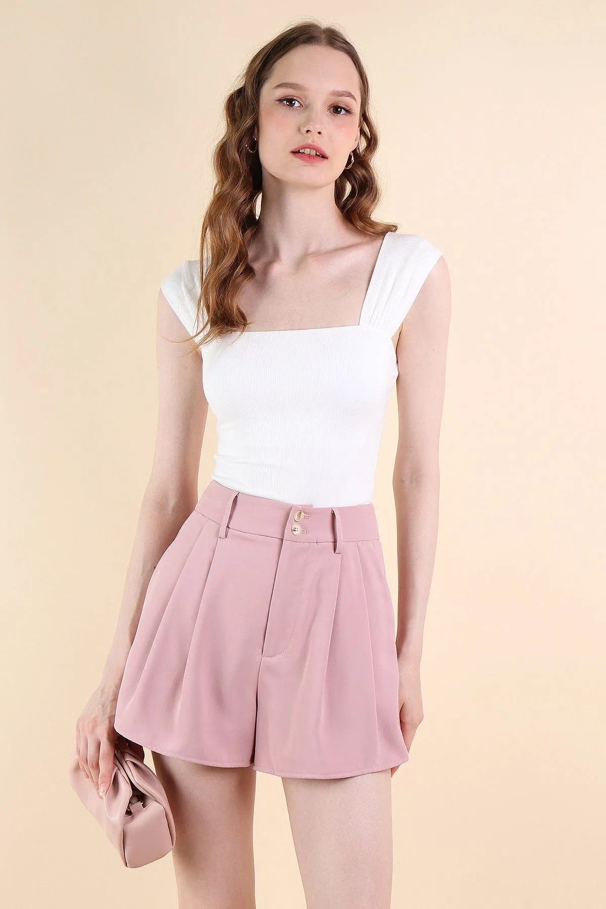 LUCCA BUTTONED PLEATED SHORTS IN DUSTY PINK