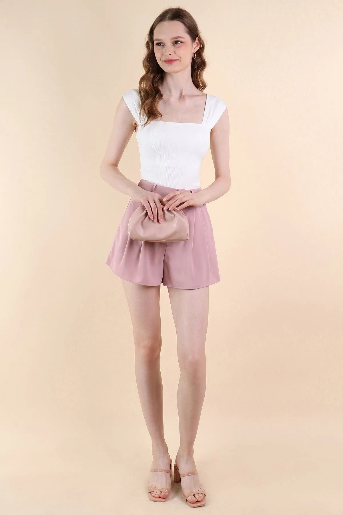 LUCCA BUTTONED PLEATED SHORTS IN DUSTY PINK