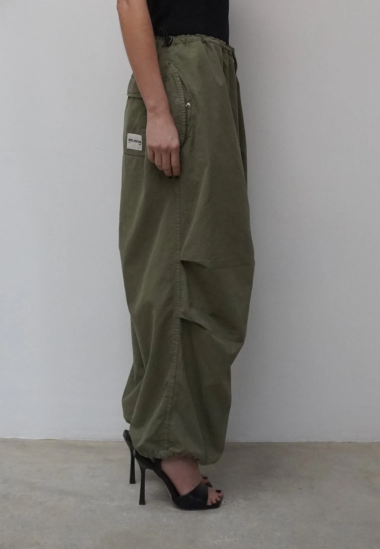 PARACHUTE PANTS KHAKI